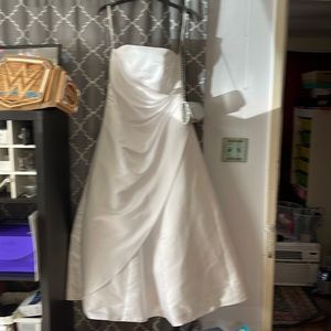 David’s Bridal A-line Asymmetrical wedding dress 9T8076